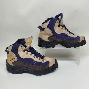 women's nike acg hiking boots